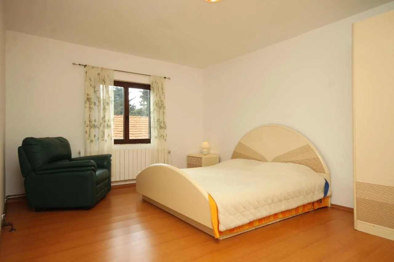 Apartment Premantura 7462B