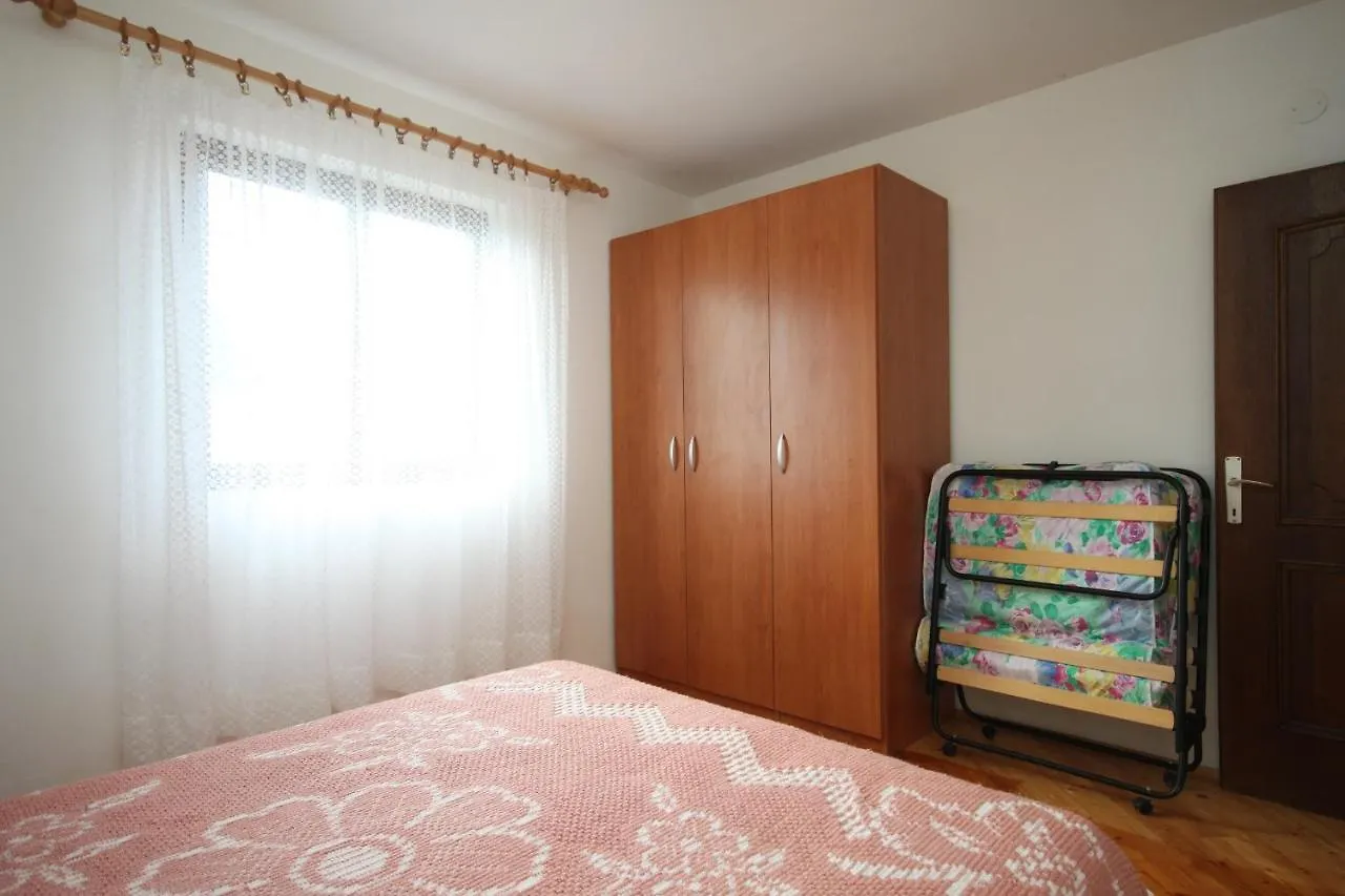 Apartment Premantura 7462B