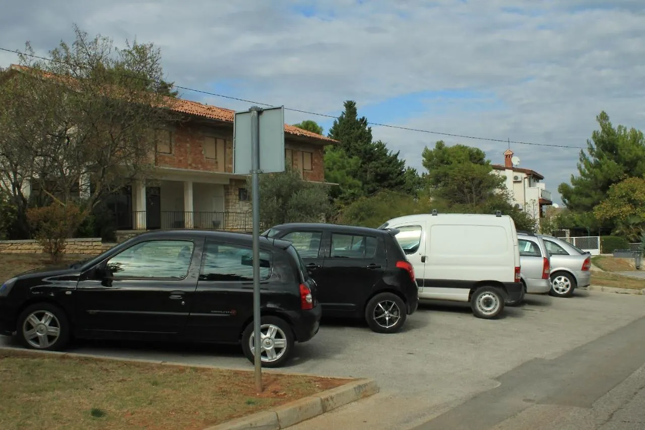 Apartment Premantura 7462B